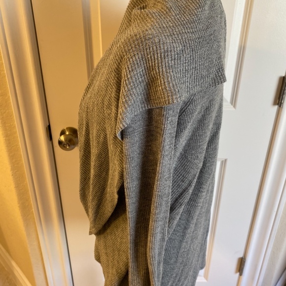 Express Gray Cardigan - Picture 2 of 3